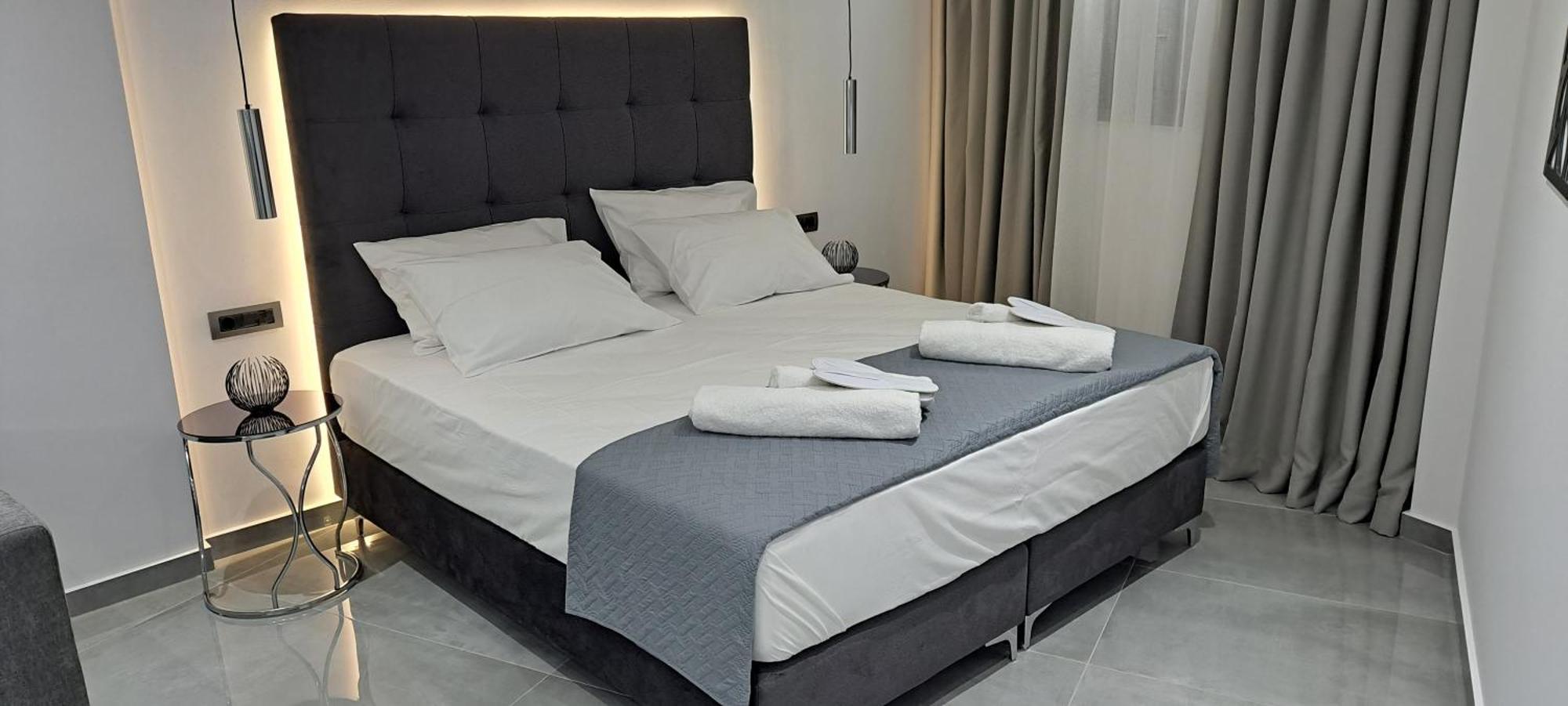 Km Luxury Apart Downtown Heraklion  Exterior photo
